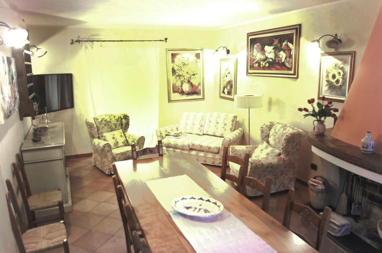 Casa De Ajala - B&B De Charme In Antica Dimora Totalmente Ristrutturata E Dotata Di Tutti I Confort Bagni Privati Spazio Living Patio Esterno Ambienti Climatizzati Degustazioni Prodotti Locali Làconi 외부 사진