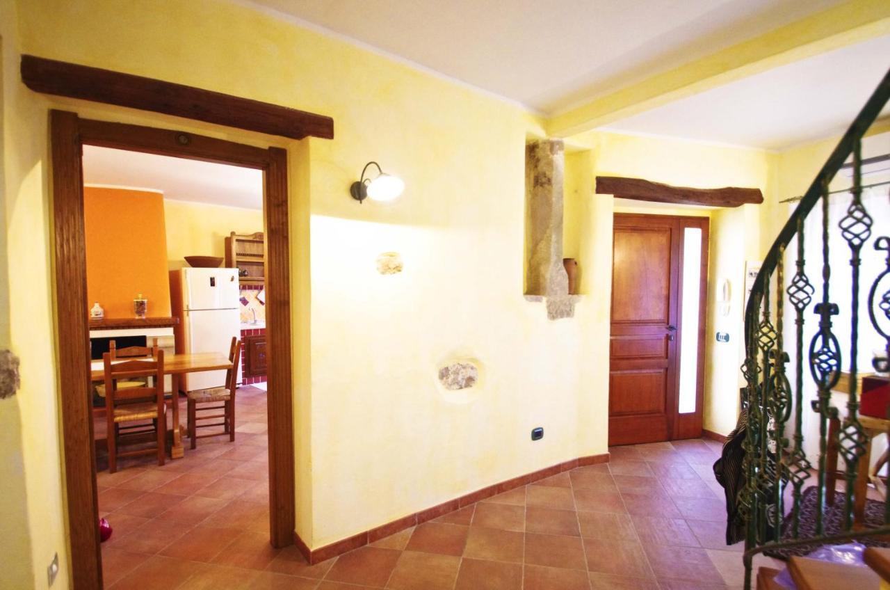 Casa De Ajala - B&B De Charme In Antica Dimora Totalmente Ristrutturata E Dotata Di Tutti I Confort Bagni Privati Spazio Living Patio Esterno Ambienti Climatizzati Degustazioni Prodotti Locali Làconi 외부 사진