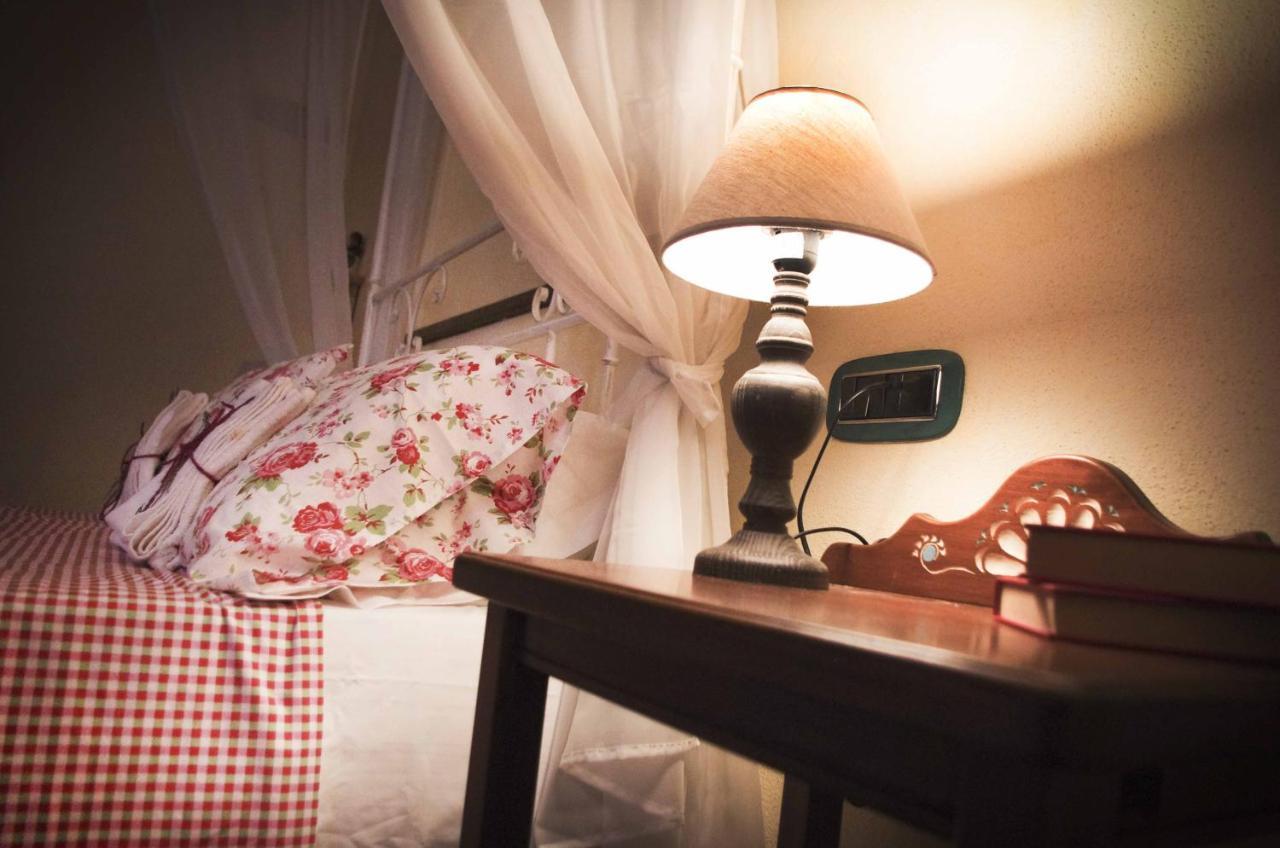 Casa De Ajala - B&B De Charme In Antica Dimora Totalmente Ristrutturata E Dotata Di Tutti I Confort Bagni Privati Spazio Living Patio Esterno Ambienti Climatizzati Degustazioni Prodotti Locali Làconi 외부 사진