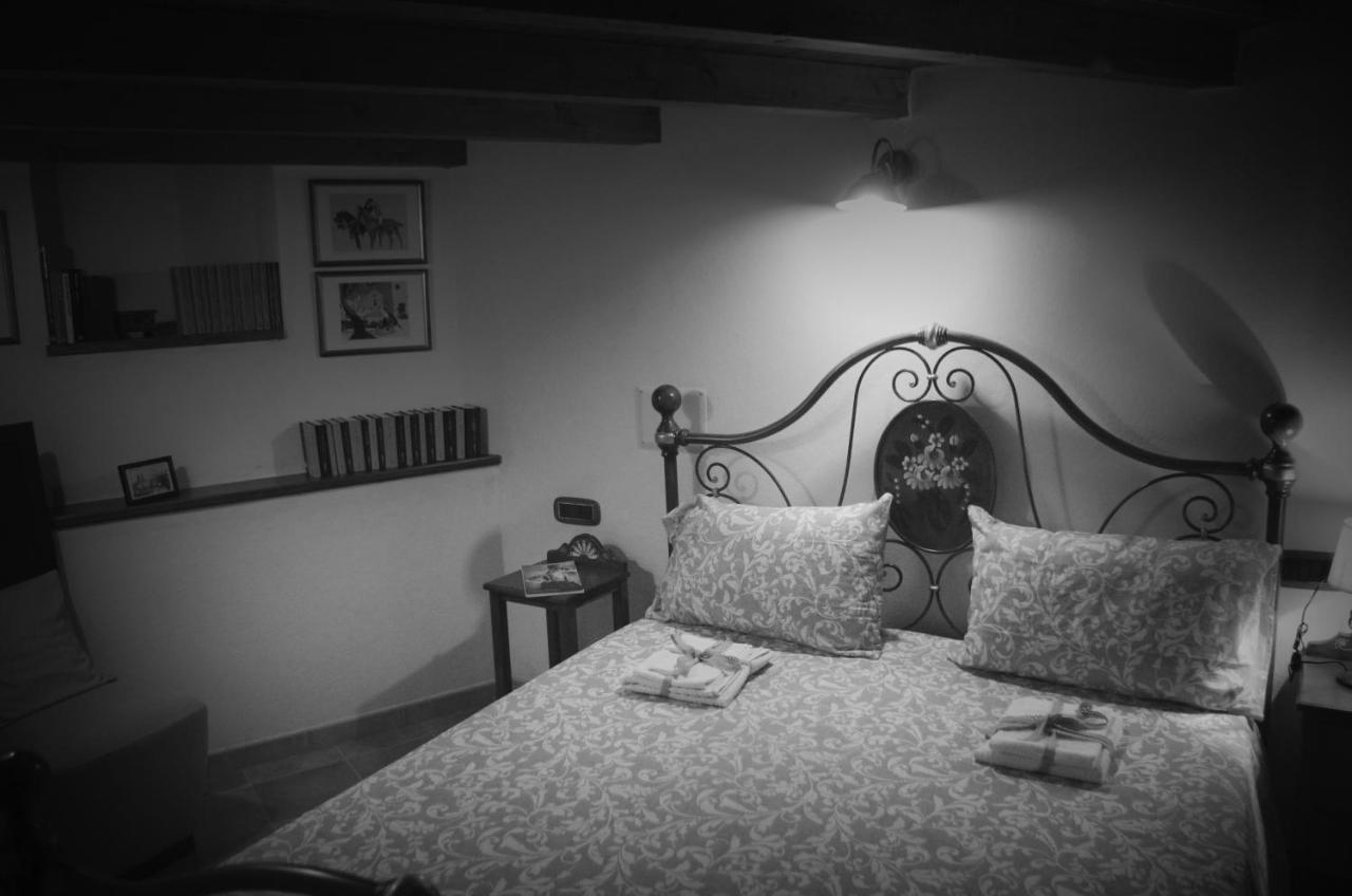 Casa De Ajala - B&B De Charme In Antica Dimora Totalmente Ristrutturata E Dotata Di Tutti I Confort Bagni Privati Spazio Living Patio Esterno Ambienti Climatizzati Degustazioni Prodotti Locali Làconi 외부 사진
