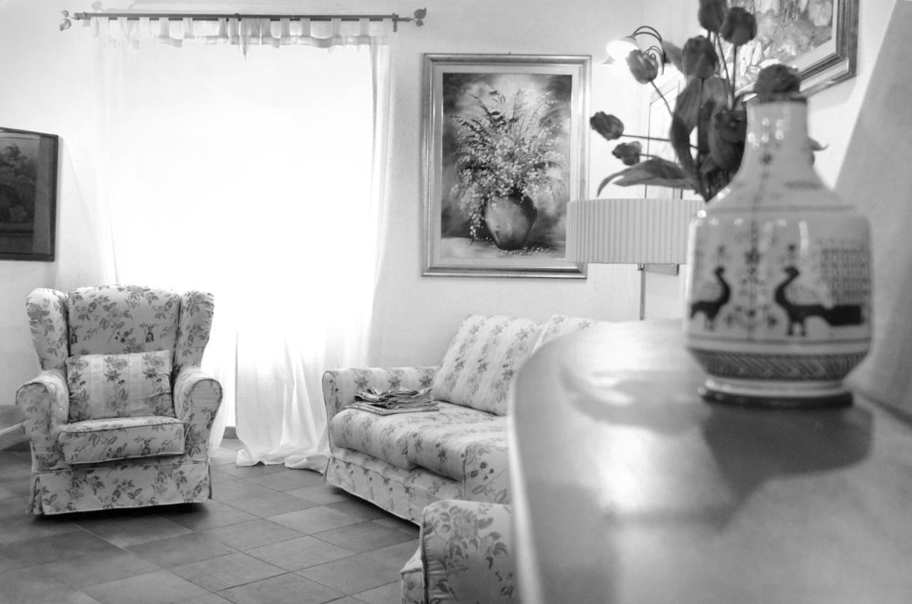 Casa De Ajala - B&B De Charme In Antica Dimora Totalmente Ristrutturata E Dotata Di Tutti I Confort Bagni Privati Spazio Living Patio Esterno Ambienti Climatizzati Degustazioni Prodotti Locali Làconi 외부 사진