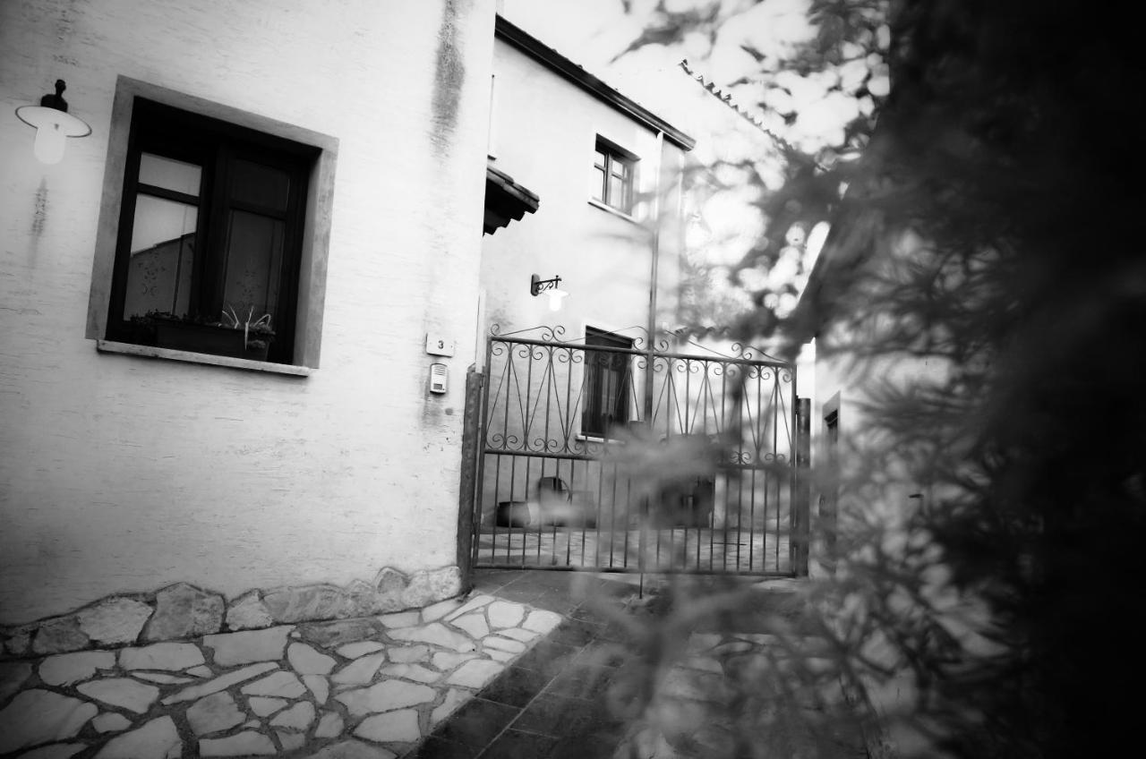 Casa De Ajala - B&B De Charme In Antica Dimora Totalmente Ristrutturata E Dotata Di Tutti I Confort Bagni Privati Spazio Living Patio Esterno Ambienti Climatizzati Degustazioni Prodotti Locali Làconi 외부 사진