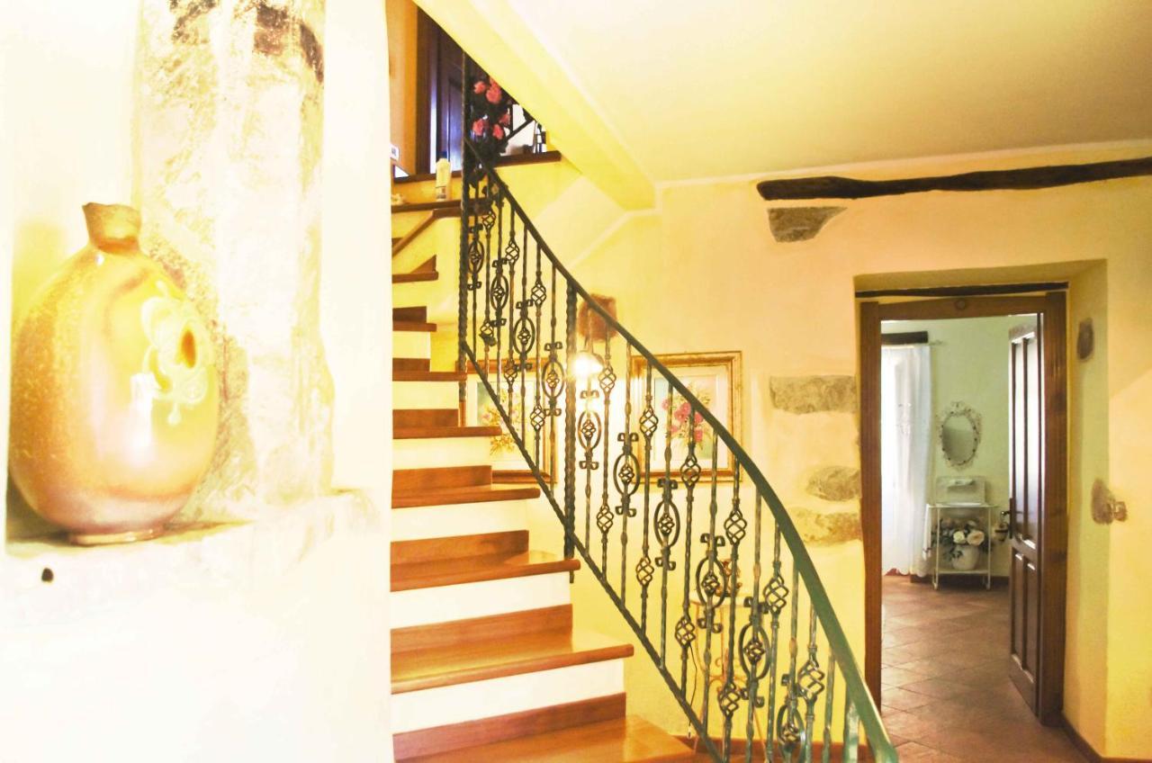 Casa De Ajala - B&B De Charme In Antica Dimora Totalmente Ristrutturata E Dotata Di Tutti I Confort Bagni Privati Spazio Living Patio Esterno Ambienti Climatizzati Degustazioni Prodotti Locali Làconi 외부 사진