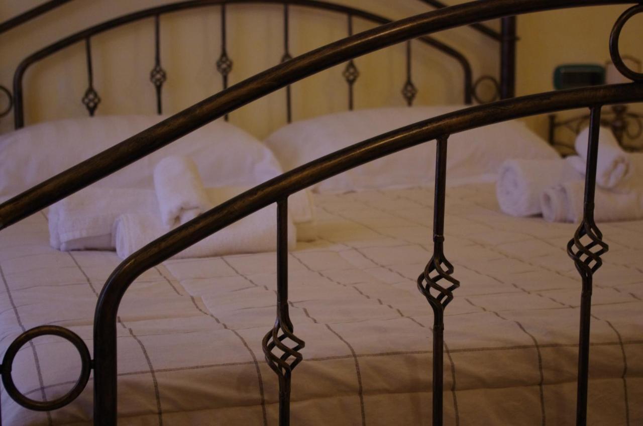 Casa De Ajala - B&B De Charme In Antica Dimora Totalmente Ristrutturata E Dotata Di Tutti I Confort Bagni Privati Spazio Living Patio Esterno Ambienti Climatizzati Degustazioni Prodotti Locali Làconi 외부 사진