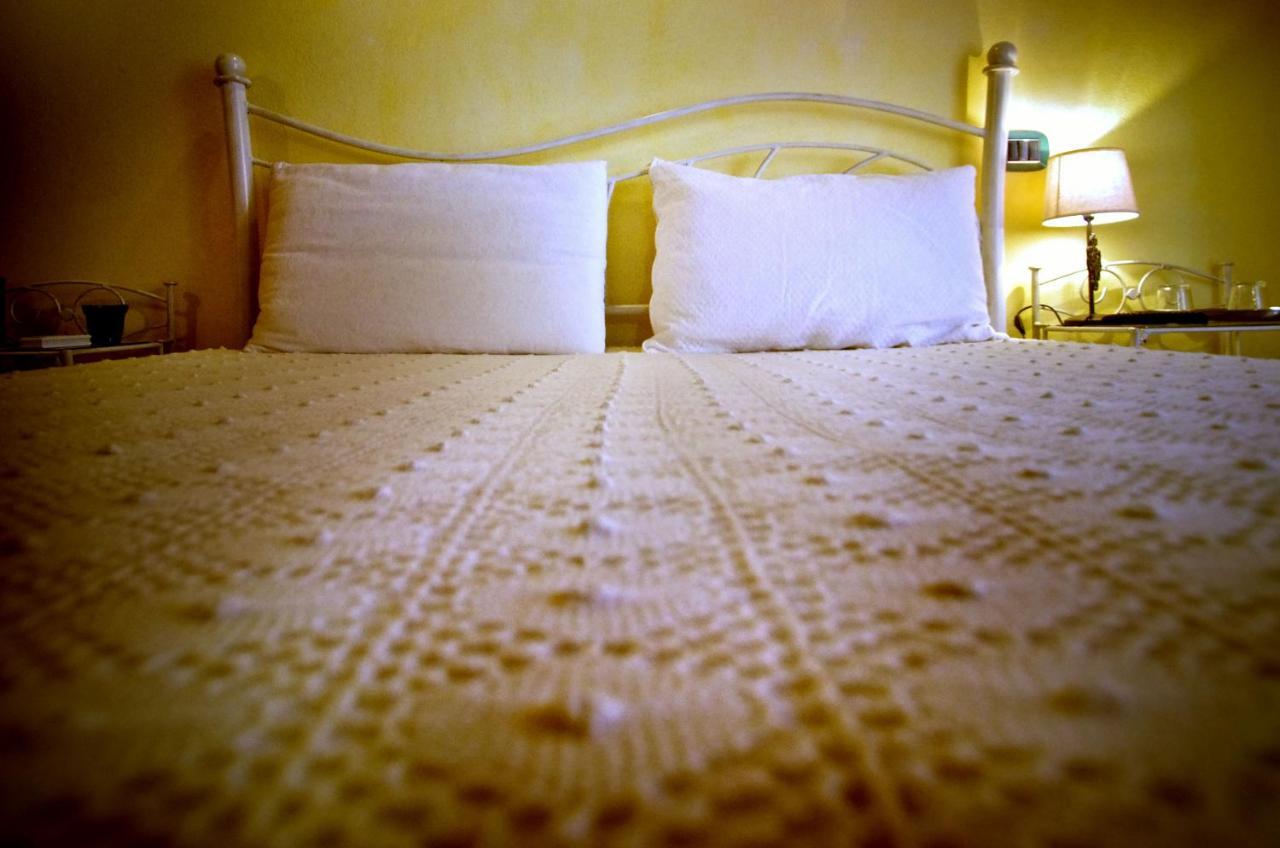Casa De Ajala - B&B De Charme In Antica Dimora Totalmente Ristrutturata E Dotata Di Tutti I Confort Bagni Privati Spazio Living Patio Esterno Ambienti Climatizzati Degustazioni Prodotti Locali Làconi 외부 사진
