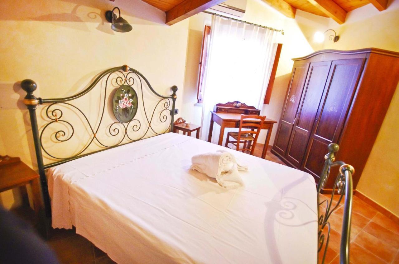 Casa De Ajala - B&B De Charme In Antica Dimora Totalmente Ristrutturata E Dotata Di Tutti I Confort Bagni Privati Spazio Living Patio Esterno Ambienti Climatizzati Degustazioni Prodotti Locali Làconi 외부 사진